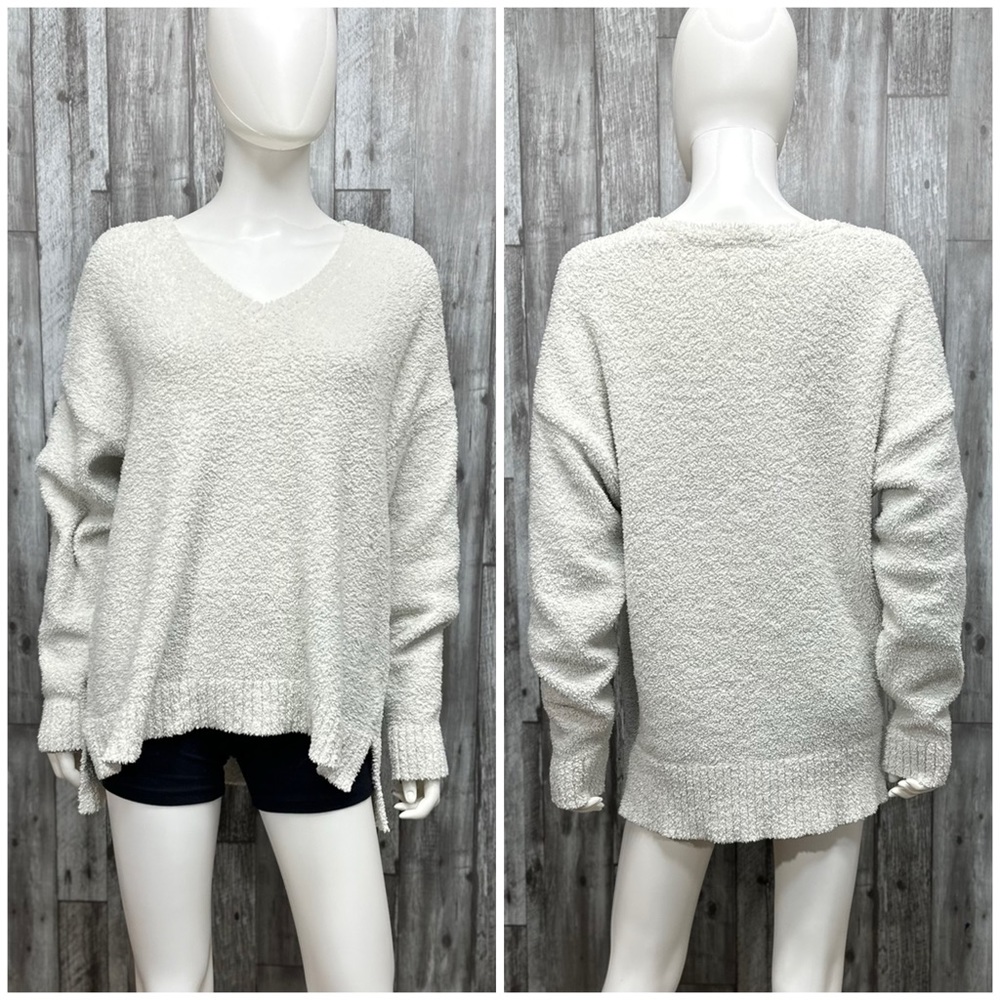 ⭐️UGG Cecilia V-neck Pullover in Cream [723] - Picture 2 of 8